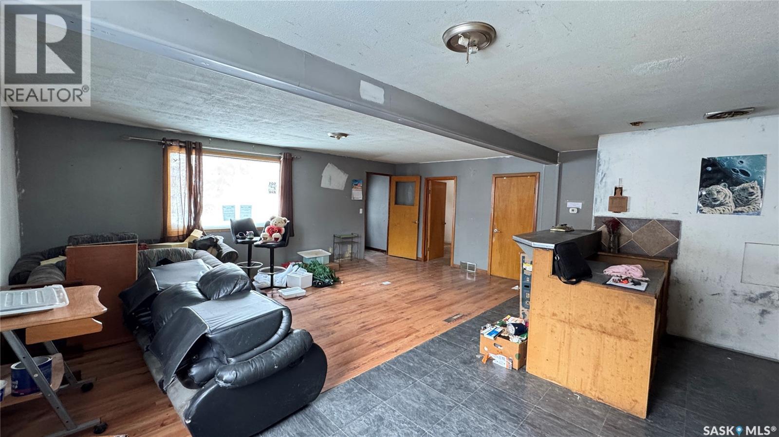 501 2Nd Street, Kenaston, SK - Indoor
