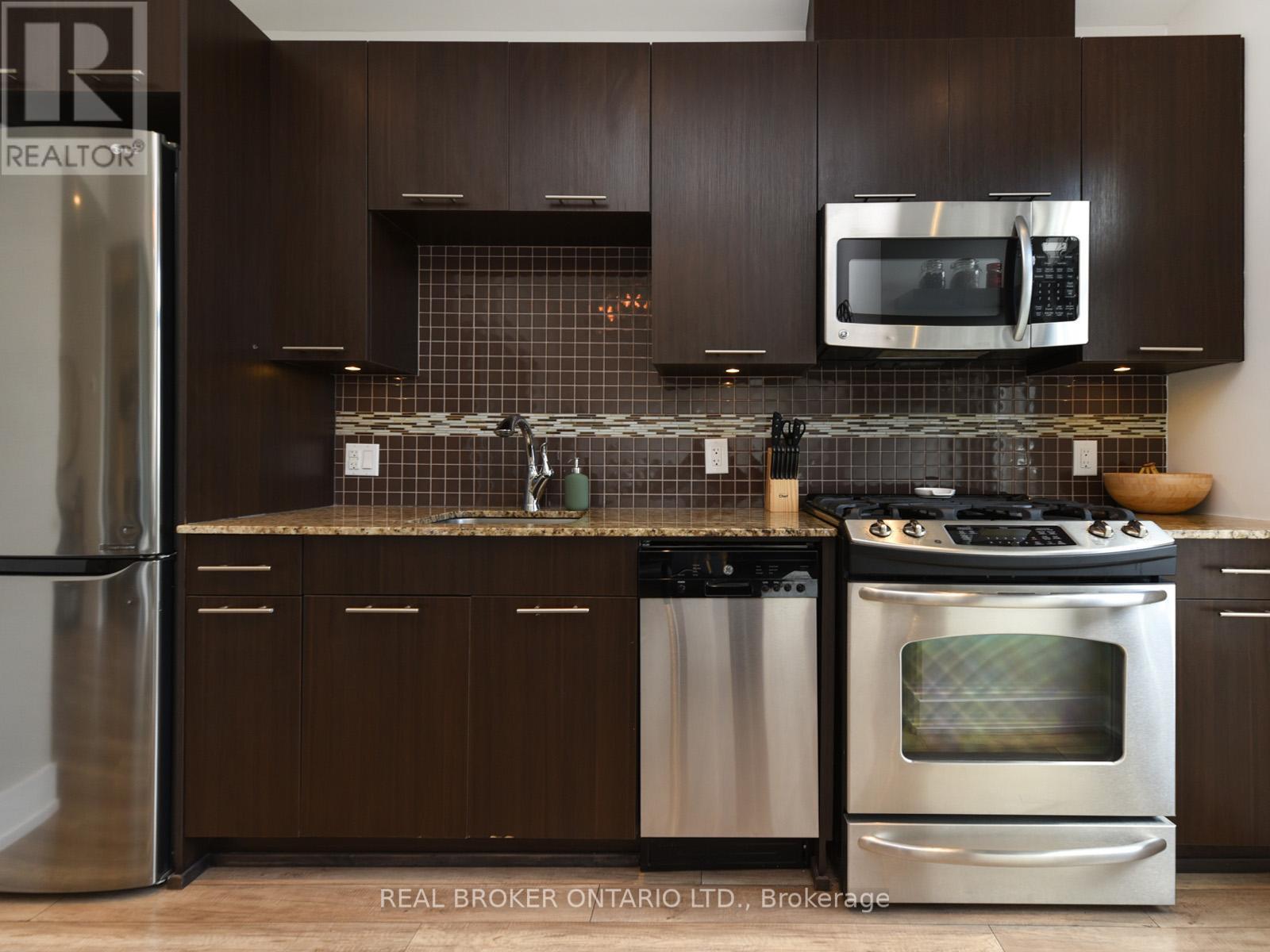 1011 - 100 Champagne Avenue S, Ottawa, ON - Indoor Photo Showing Kitchen With Stainless Steel Kitchen With Upgraded Kitchen