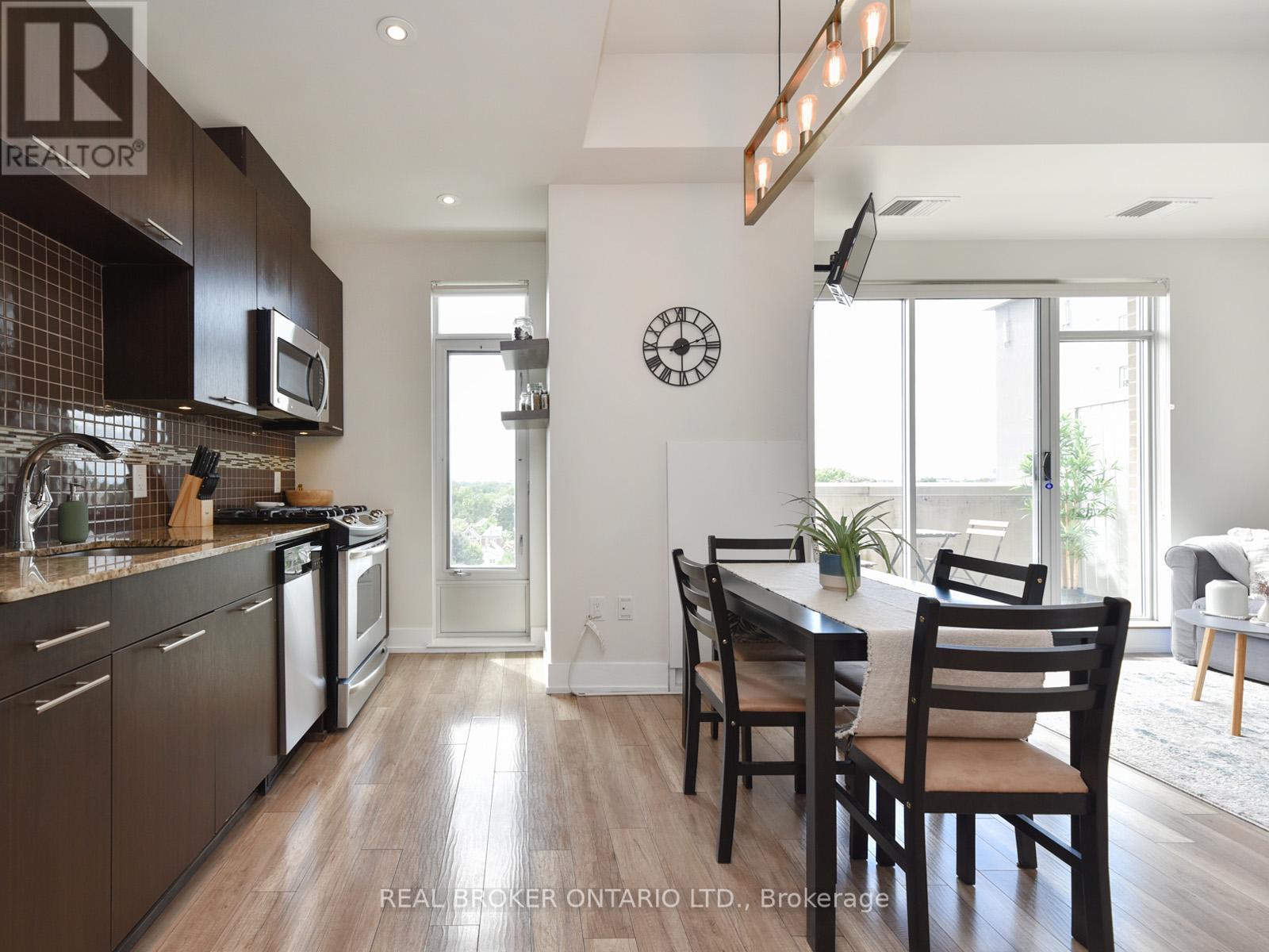 1011 - 100 Champagne Avenue S, Ottawa, ON - Indoor