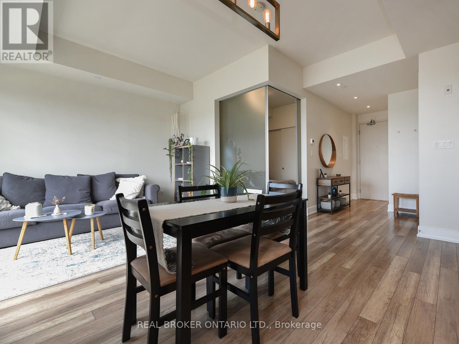 1011 - 100 Champagne Avenue S, Ottawa, ON - Indoor Photo Showing Dining Room