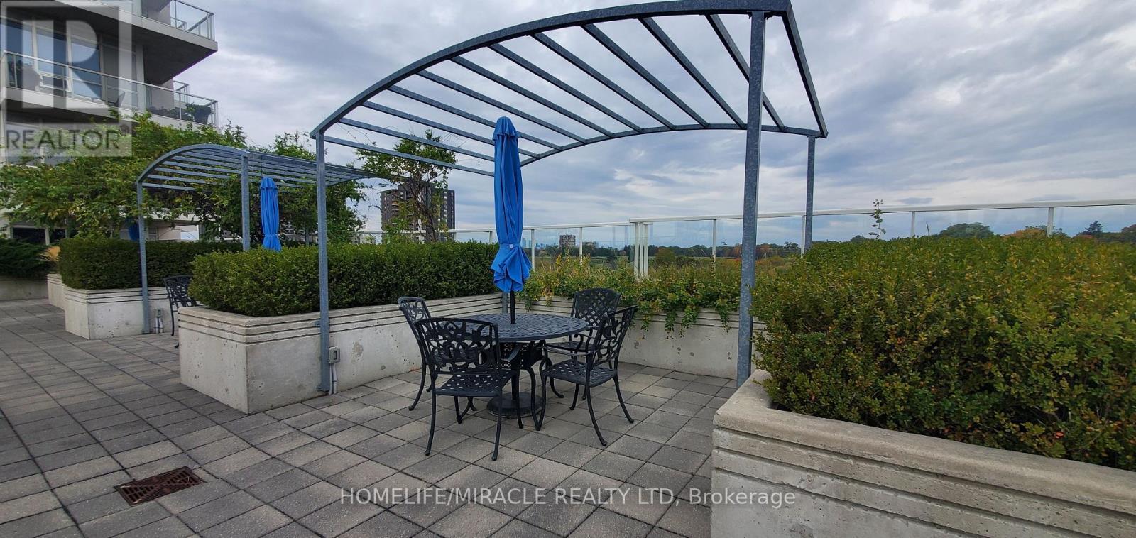 408 - 3865 Lake Shore Boulevard W, Toronto, ON - Outdoor