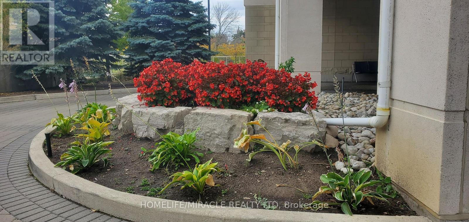 408 - 3865 Lake Shore Boulevard W, Toronto, ON - Outdoor