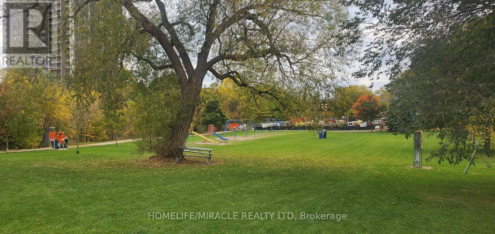 408 - 3865 Lake Shore Boulevard W, Toronto, ON - Outdoor