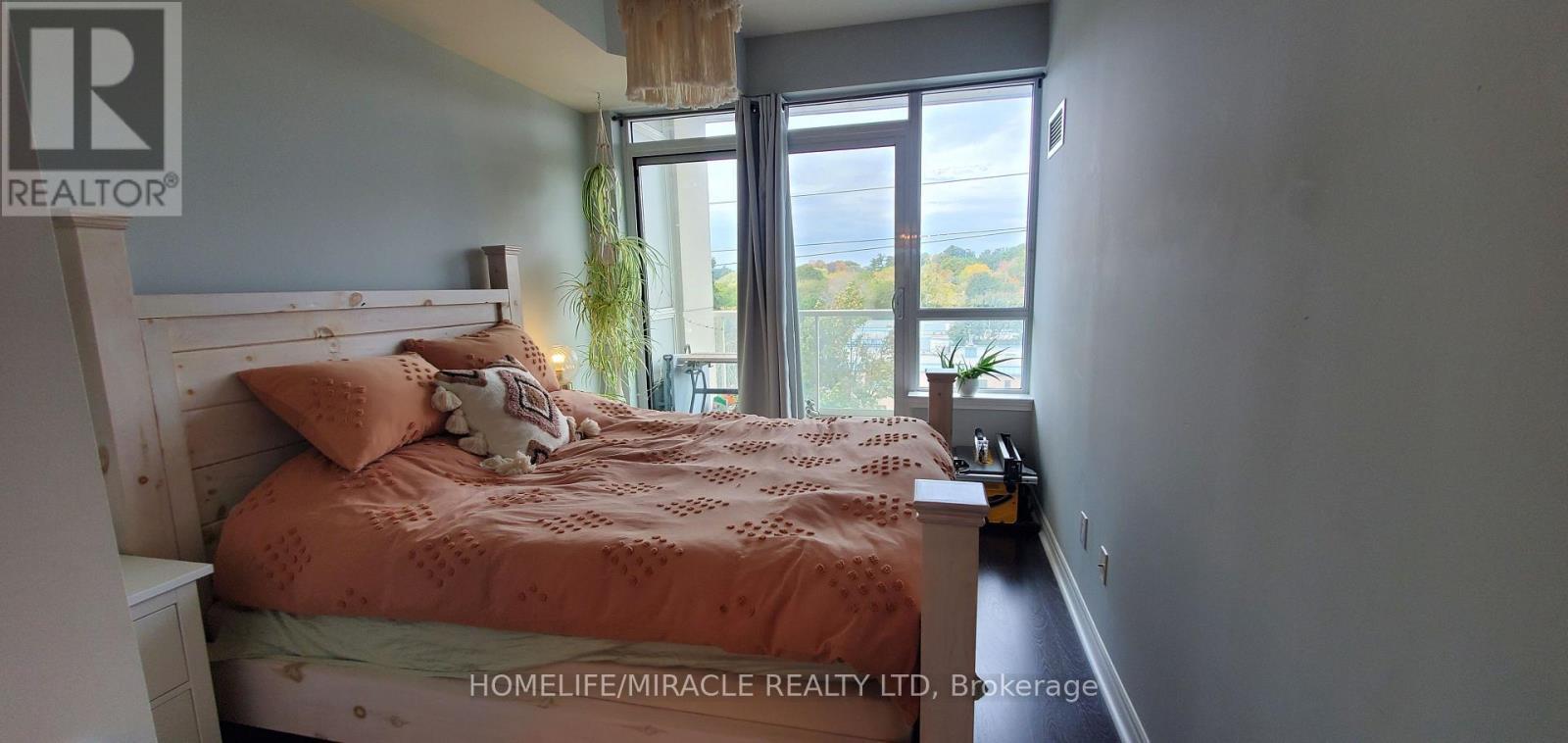 408 - 3865 Lake Shore Boulevard W, Toronto, ON - Indoor Photo Showing Bedroom