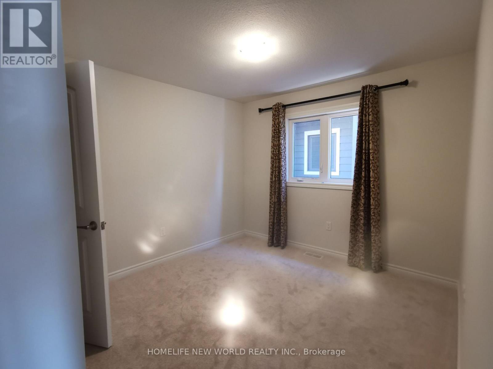 425 Beechwood Forest Lane, Gravenhurst, ON - Indoor Photo Showing Other Room