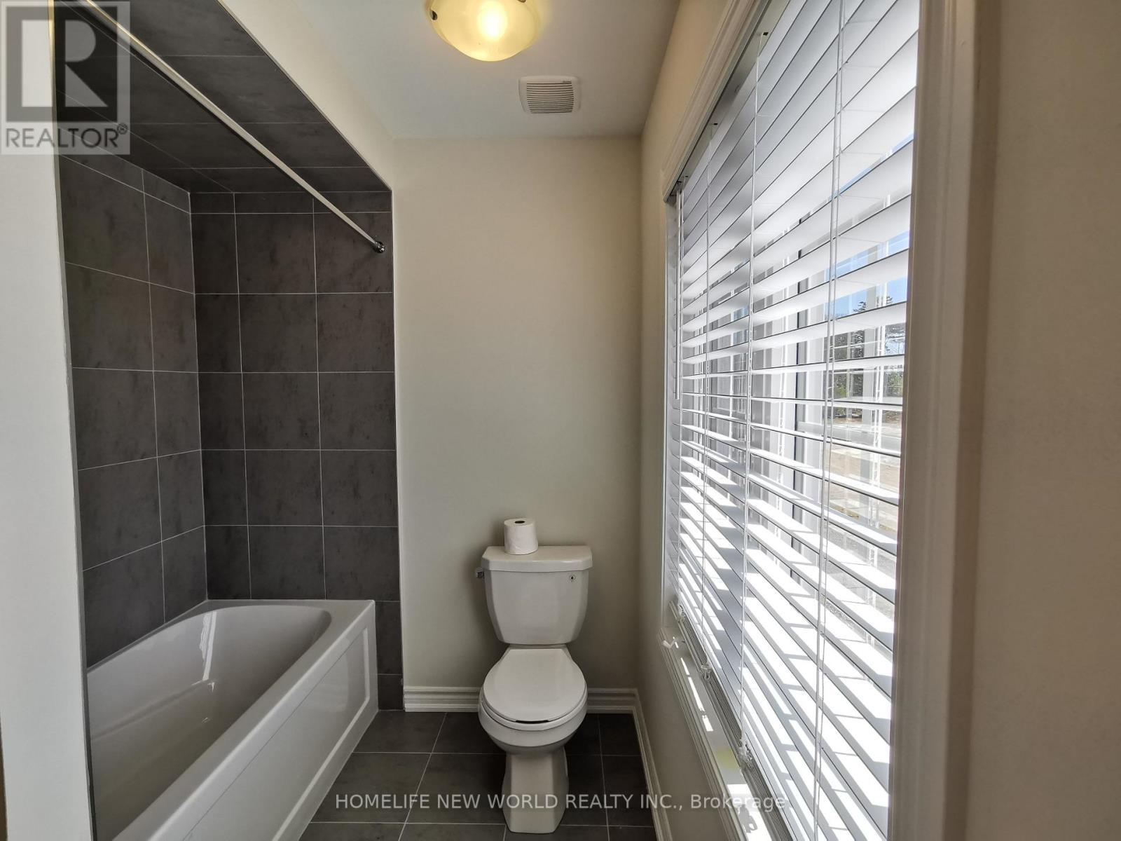 425 Beechwood Forest Lane, Gravenhurst, ON - Indoor Photo Showing Bathroom