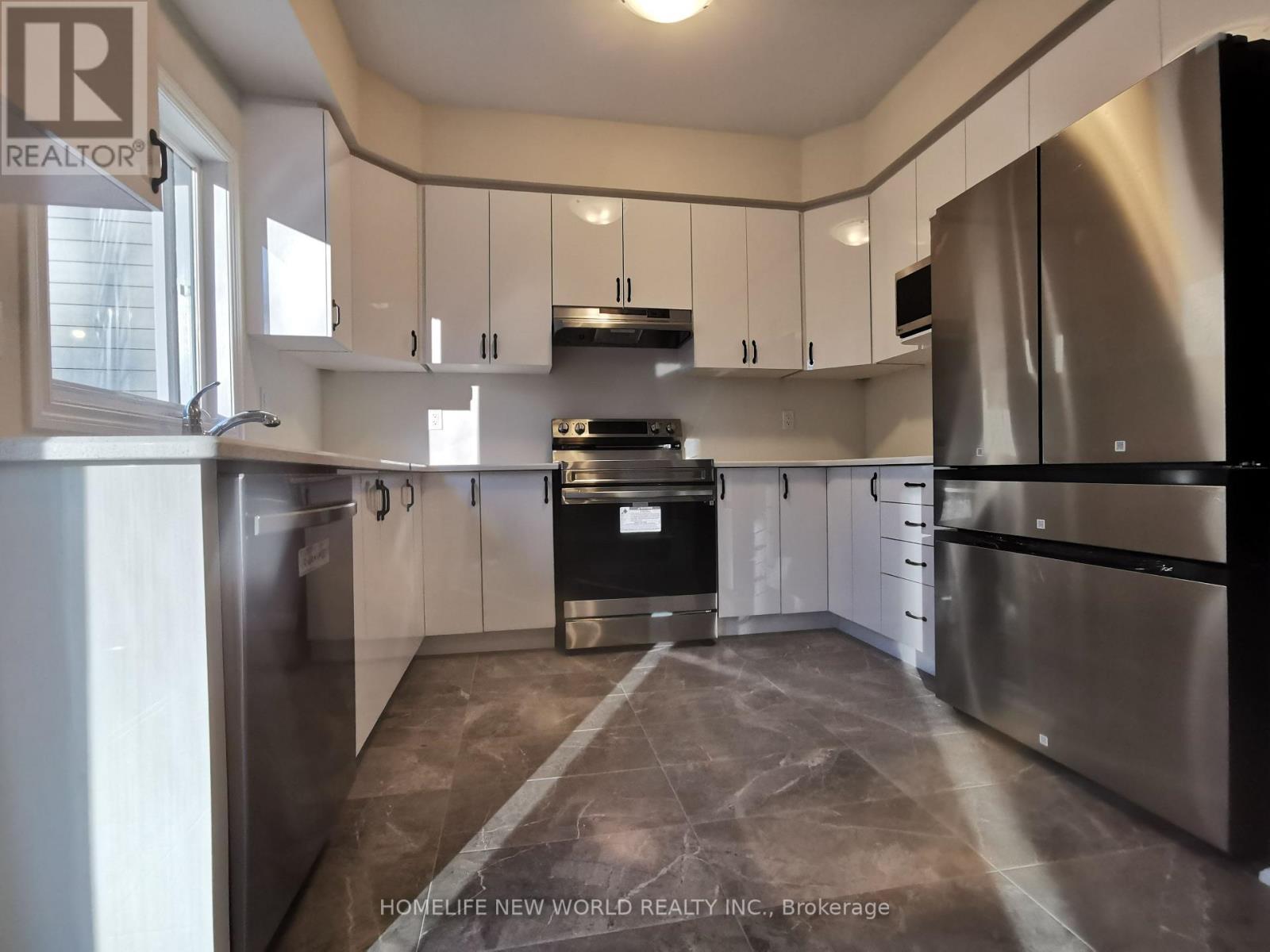 425 Beechwood Forest Lane, Gravenhurst, ON - Indoor Photo Showing Kitchen With Stainless Steel Kitchen
