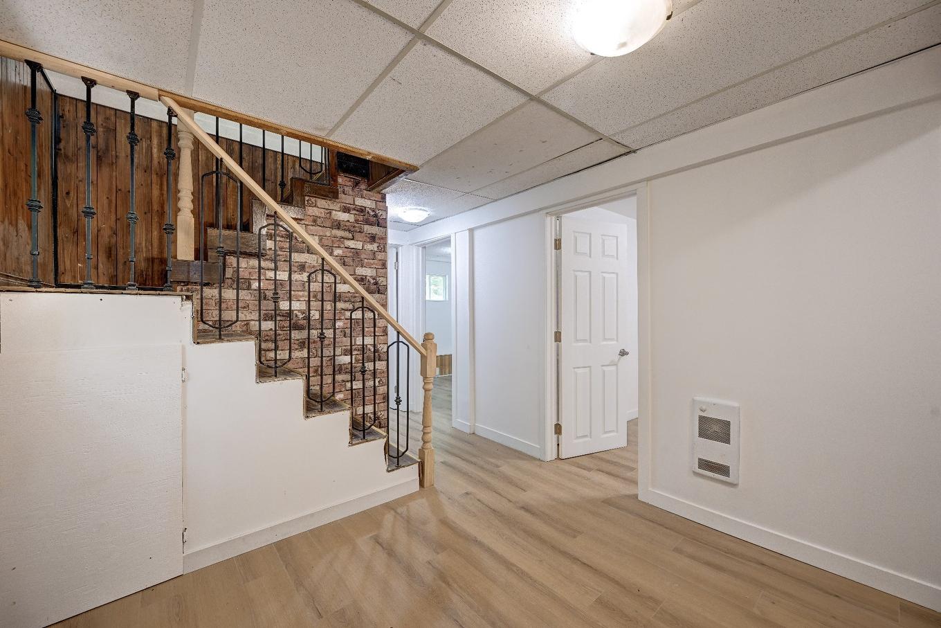 Autre - 24 Ch. Peninsula, Saint-Adolphe-D'Howard, QC - Indoor Photo Showing Other Room