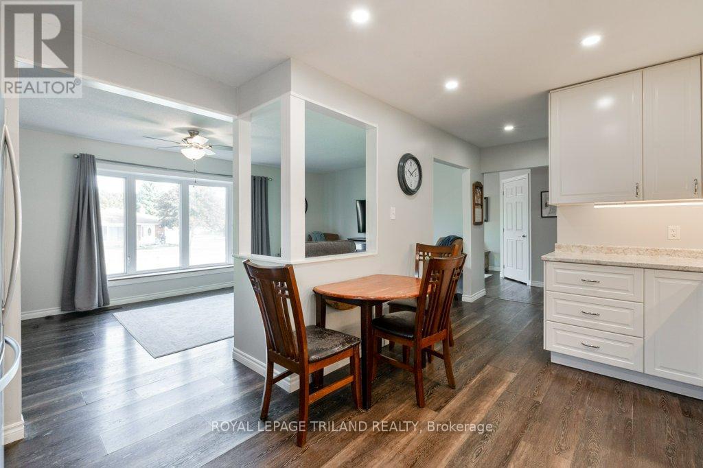 59 Confederation Drive, St. Thomas, ON - Indoor Photo Showing Dining Room