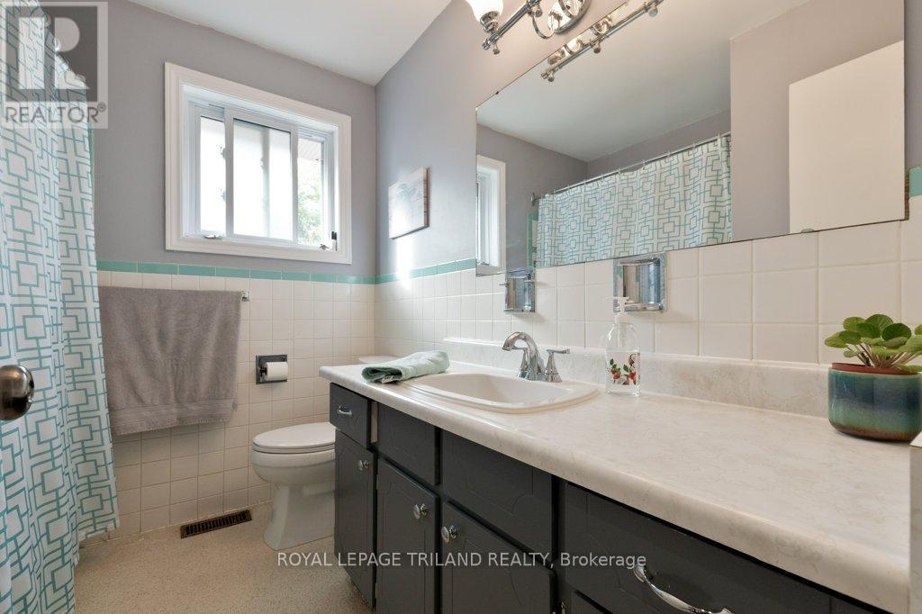59 Confederation Drive, St. Thomas, ON - Indoor Photo Showing Bathroom