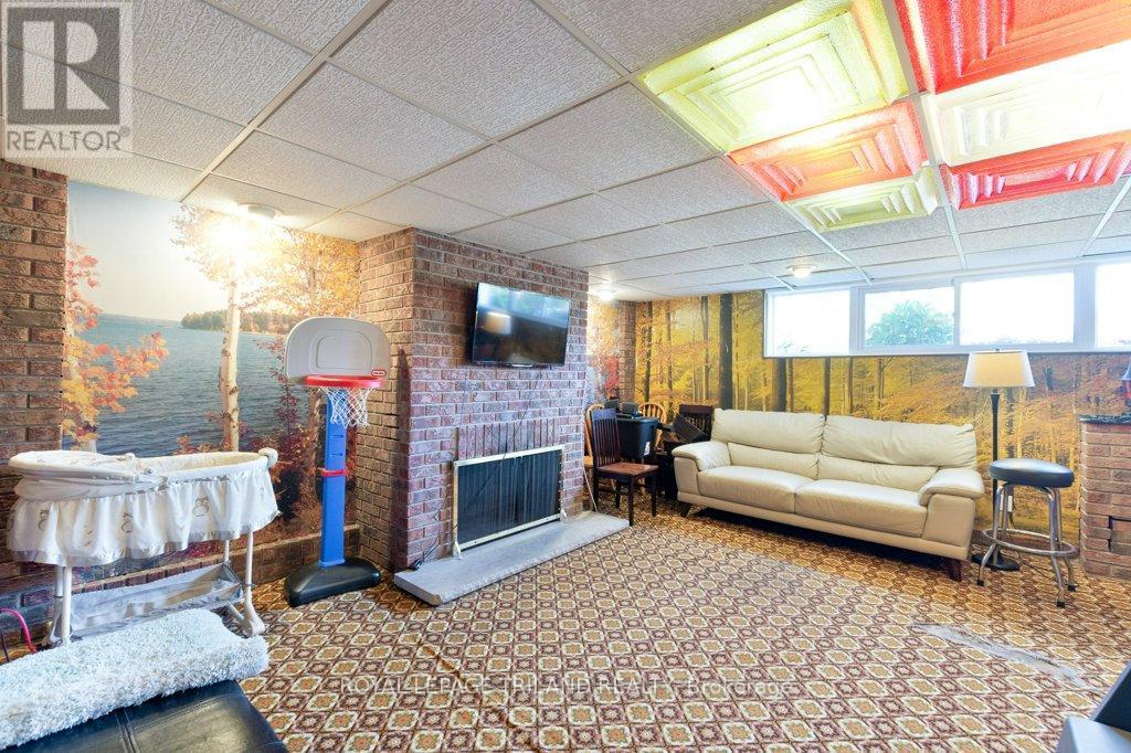 59 Confederation Drive, St. Thomas, ON - Indoor With Fireplace