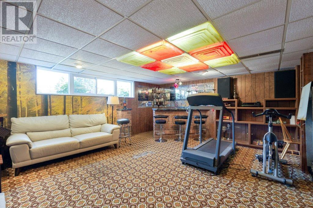 59 Confederation Drive, St. Thomas, ON - Indoor