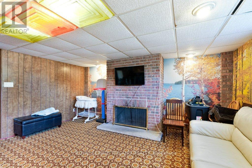 59 Confederation Drive, St. Thomas, ON - Indoor With Fireplace