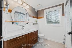 Upstairs Full Bath -