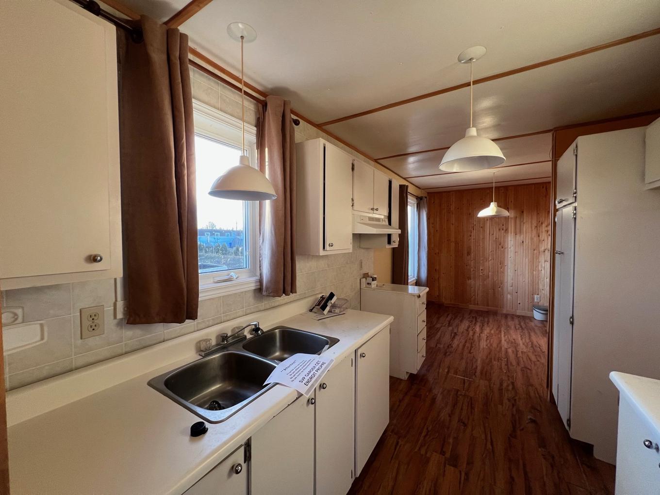 Kitchen - 187 9E Avenue, Chapais, QC - Indoor