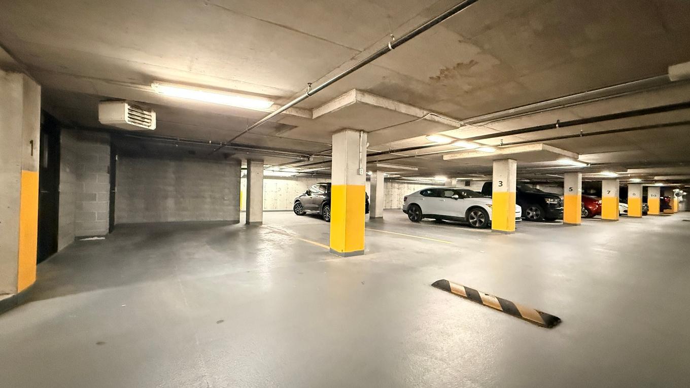 Stationnement - 211B-1800 Boul. Angrignon, Montréal (Lasalle), QC - Indoor Photo Showing Garage