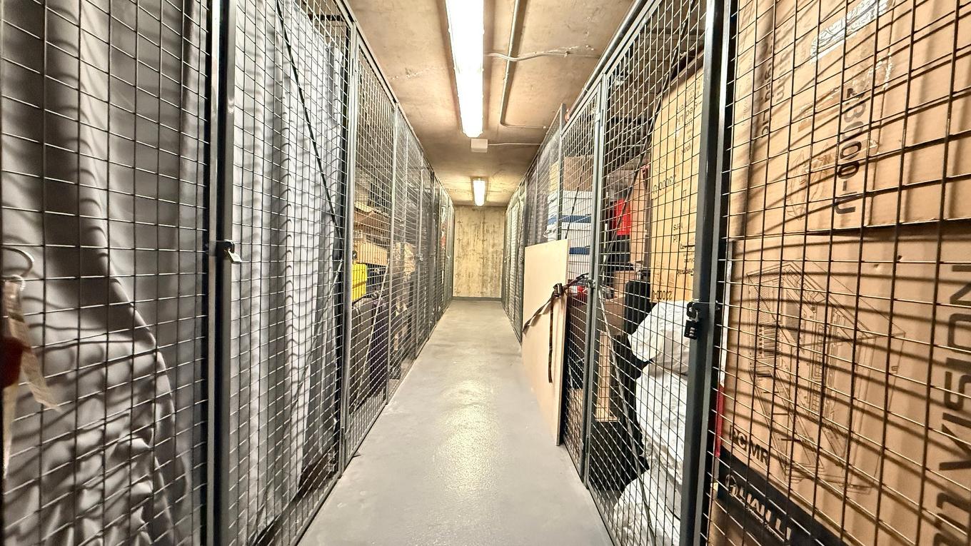 Remise - 211B-1800 Boul. Angrignon, Montréal (Lasalle), QC - Indoor