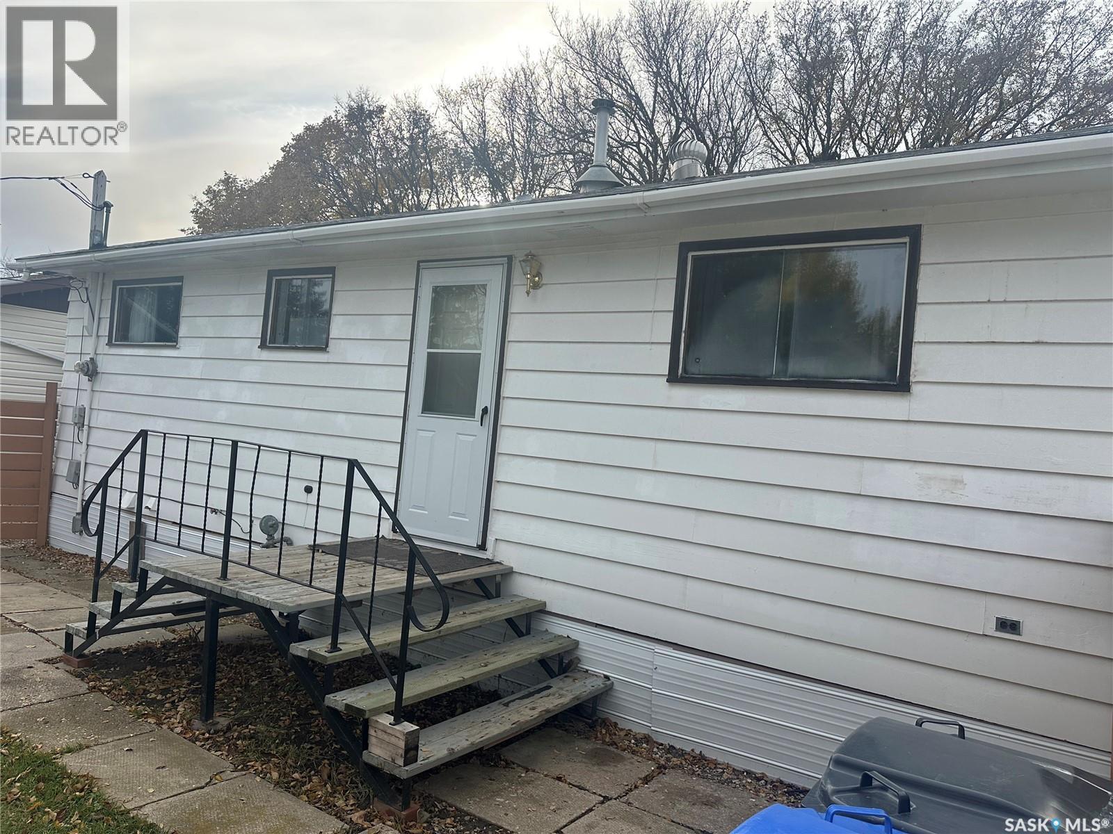 220 Avenue Road, Kamsack, SK - Outdoor With Exterior