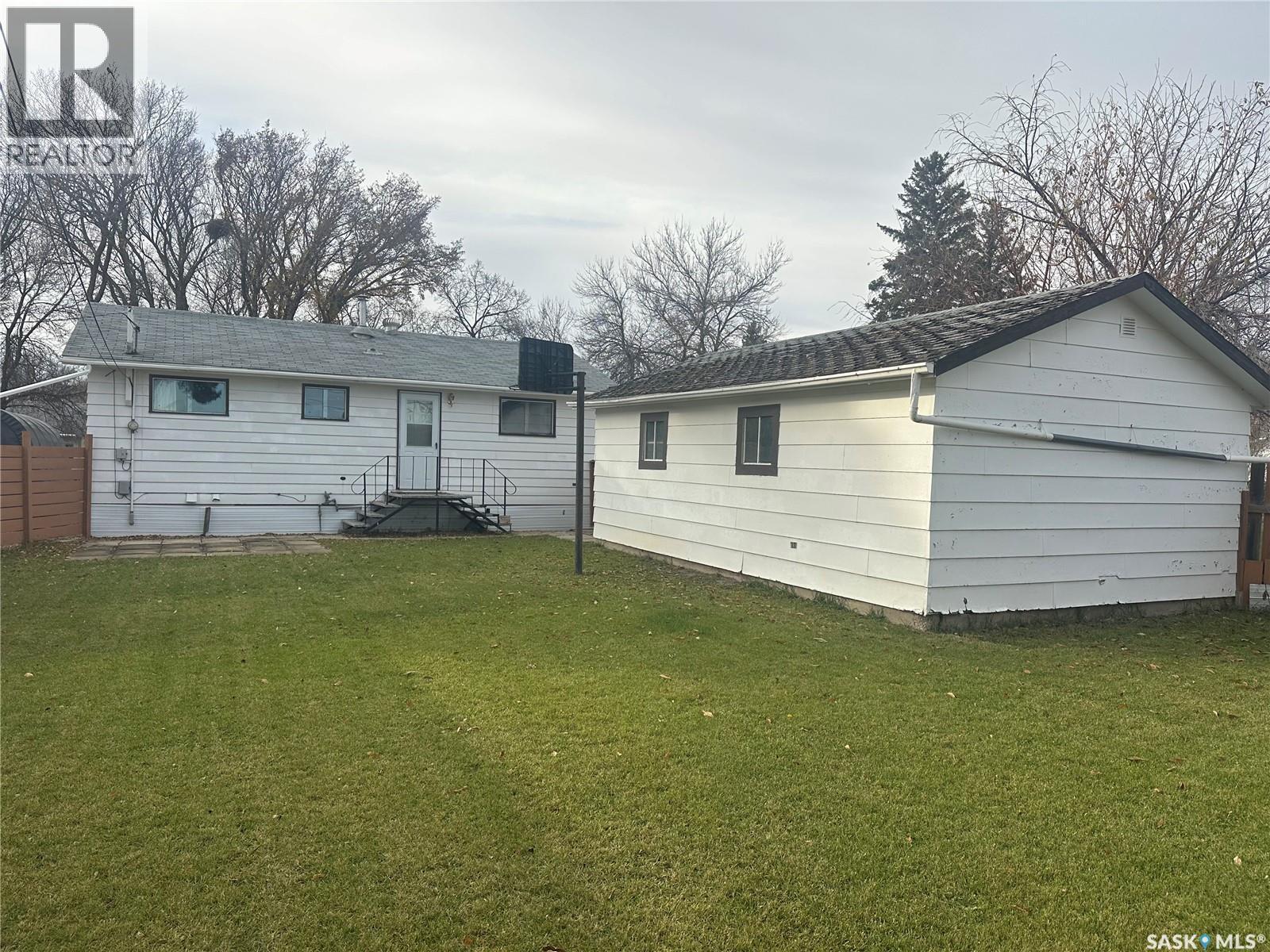 220 Avenue Road, Kamsack, SK - Outdoor