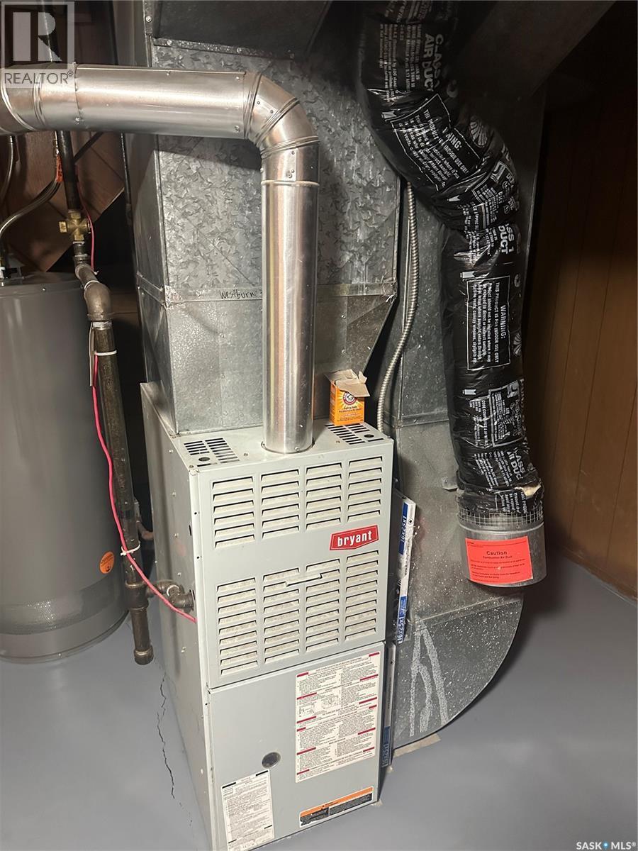 220 Avenue Road, Kamsack, SK - Indoor Photo Showing Basement