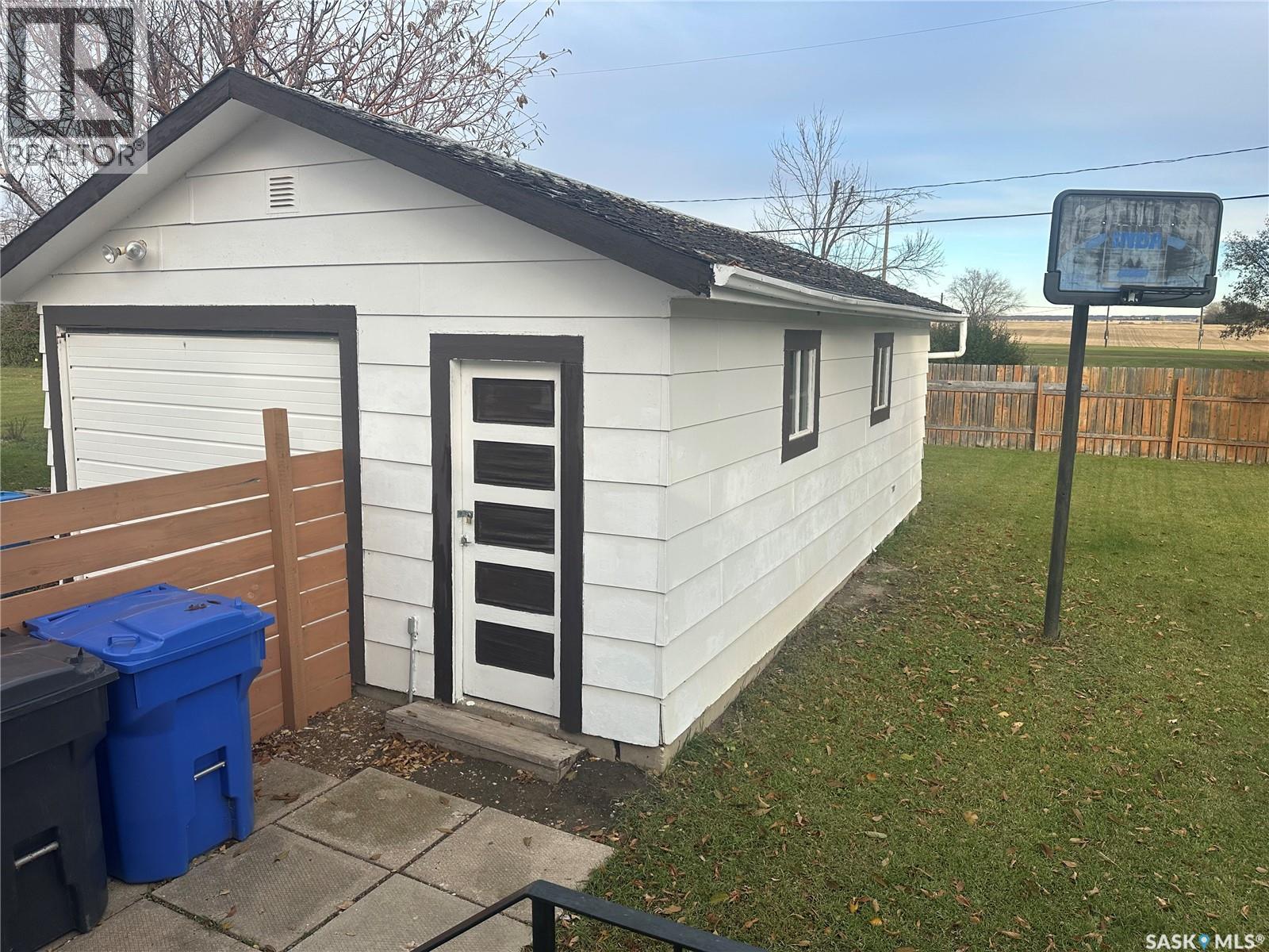 220 Avenue Road, Kamsack, SK - Outdoor