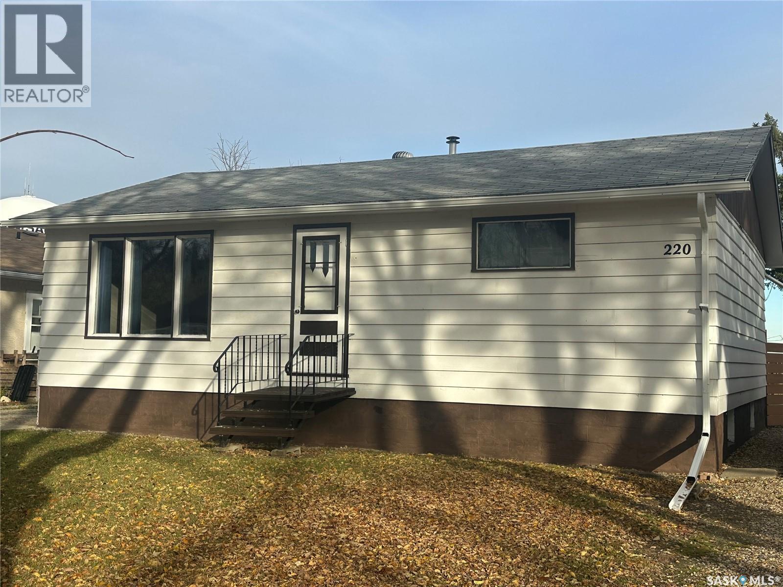 220 Avenue Road, Kamsack, SK - Outdoor