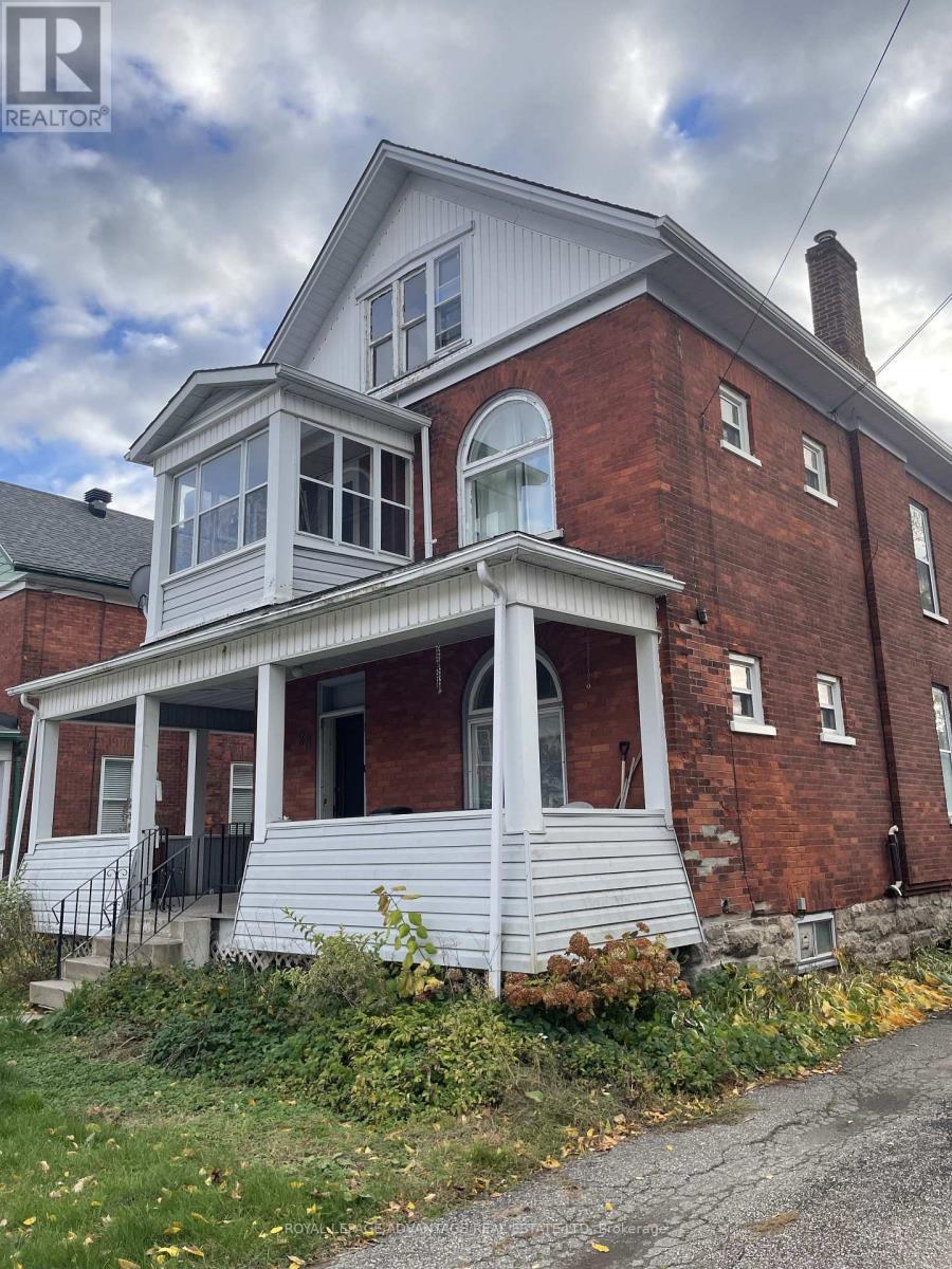 28 Mcewen Avenue, Smiths Falls, ON - Outdoor