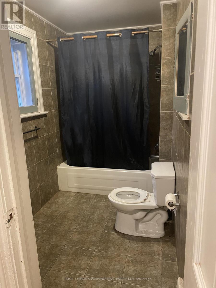 28 Mcewen Avenue, Smiths Falls, ON - Indoor Photo Showing Bathroom