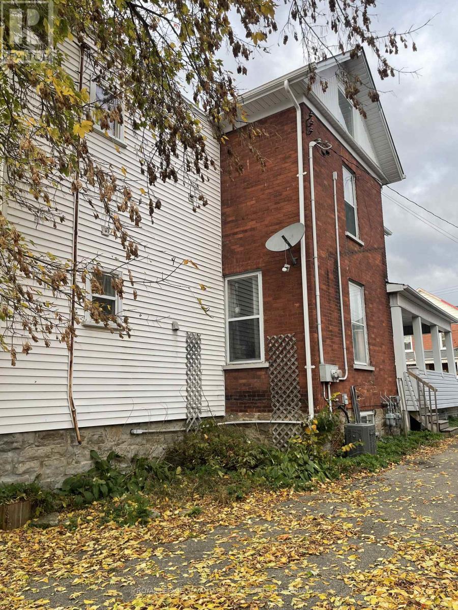 28 Mcewen Avenue, Smiths Falls, ON - Outdoor