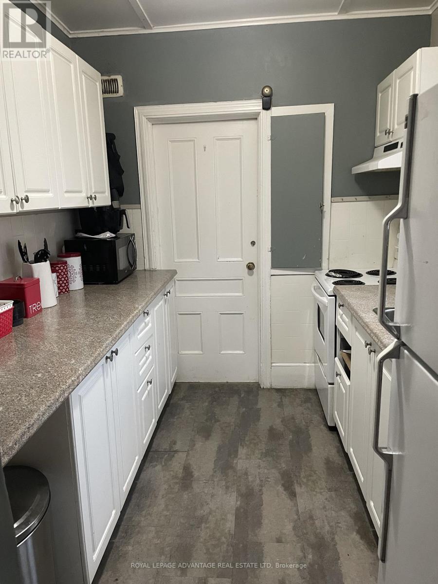 28 Mcewen Avenue, Smiths Falls, ON - Indoor Photo Showing Kitchen