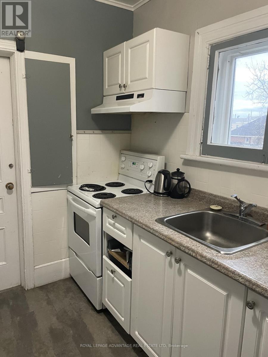 28 Mcewen Avenue, Smiths Falls, ON - Indoor Photo Showing Kitchen