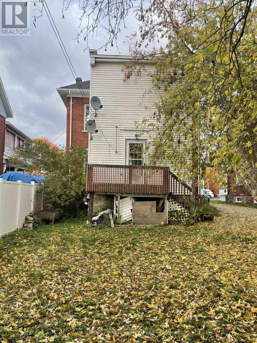 28 Mcewen Avenue, Smiths Falls, ON - Outdoor