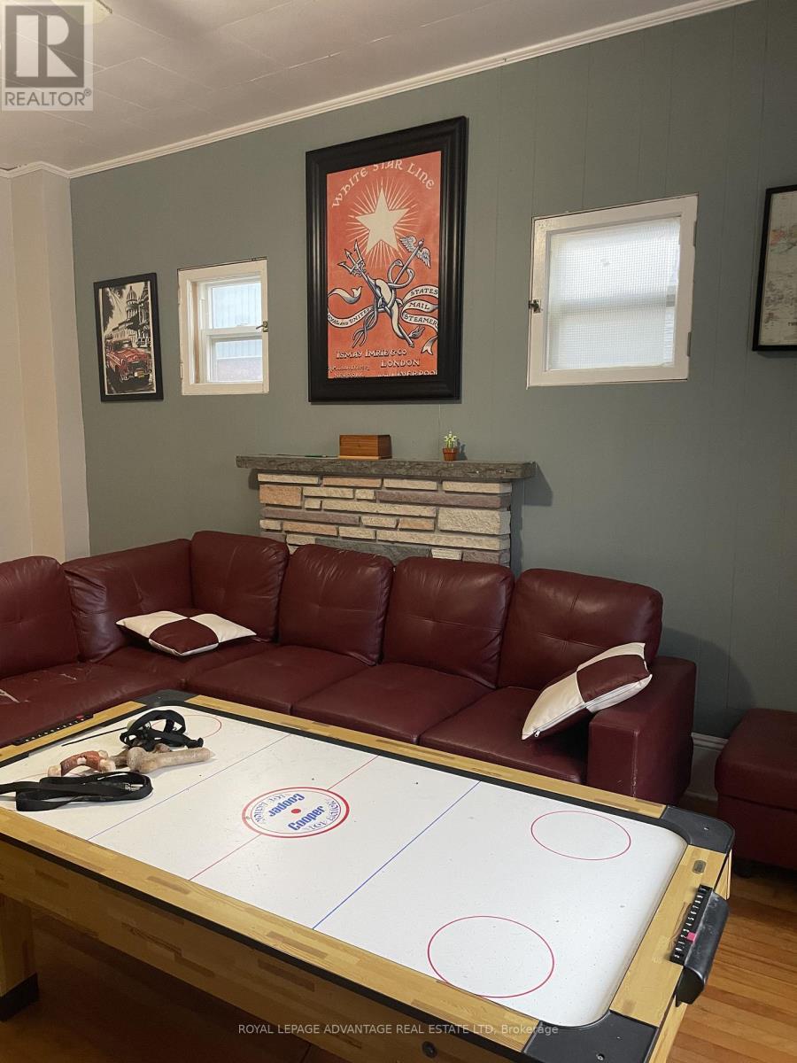 28 Mcewen Avenue, Smiths Falls, ON - Indoor Photo Showing Other Room