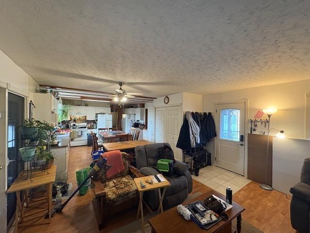 373 Arundel Street, Thunder Bay, ON - Indoor Photo Showing Living Room