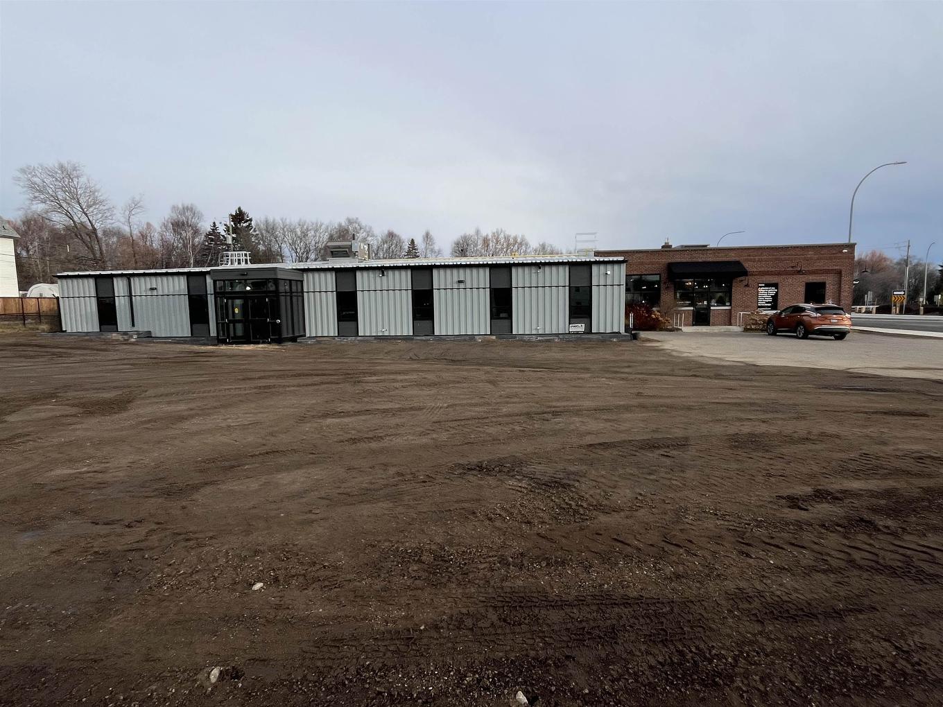 2 142 Cumberland Street N, Thunder Bay, ON