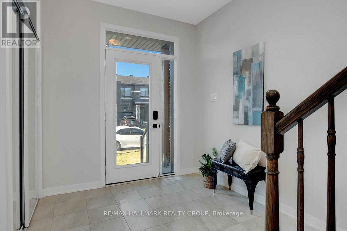 610 Fenwick Way, Ottawa, ON - Indoor Photo Showing Other Room