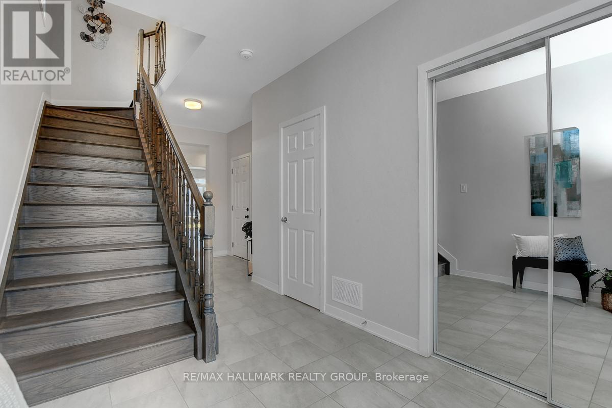 610 Fenwick Way, Ottawa, ON - Indoor Photo Showing Other Room