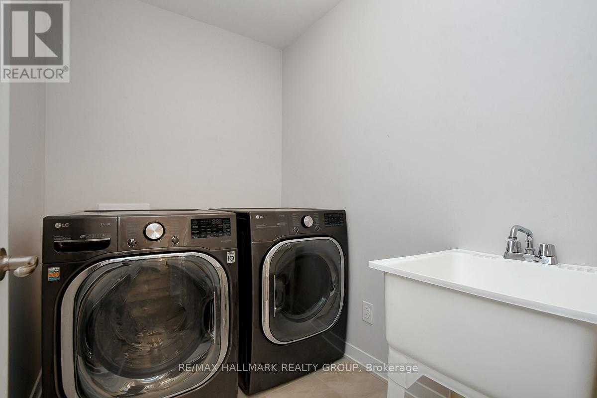 610 Fenwick Way, Ottawa, ON - Indoor Photo Showing Laundry Room