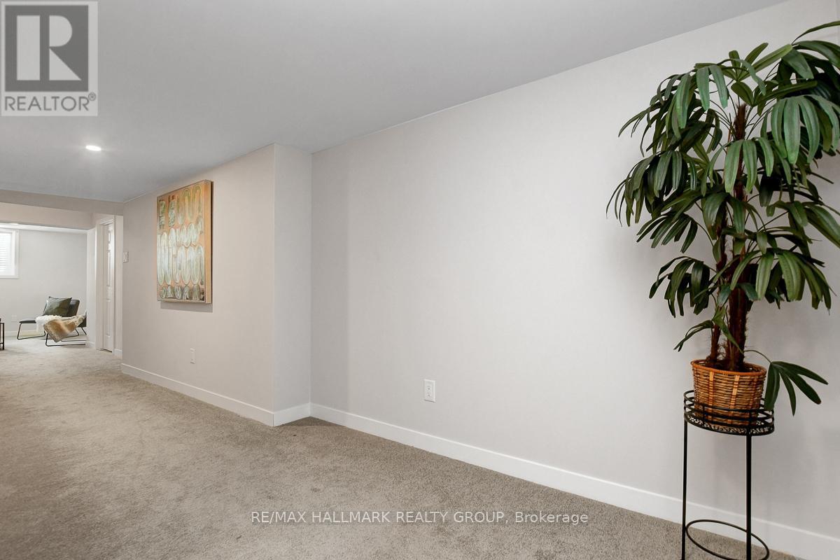 610 Fenwick Way, Ottawa, ON - Indoor Photo Showing Other Room