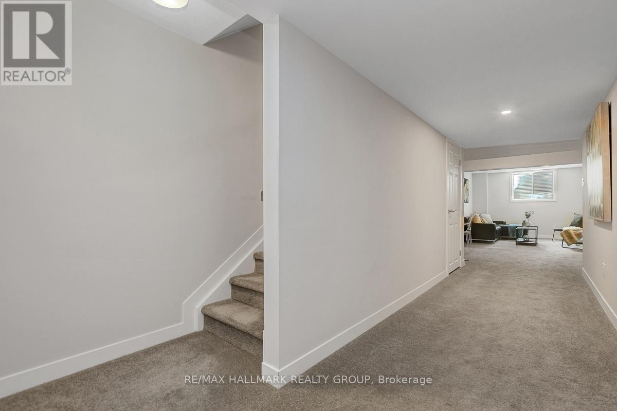 610 Fenwick Way, Ottawa, ON - Indoor Photo Showing Other Room