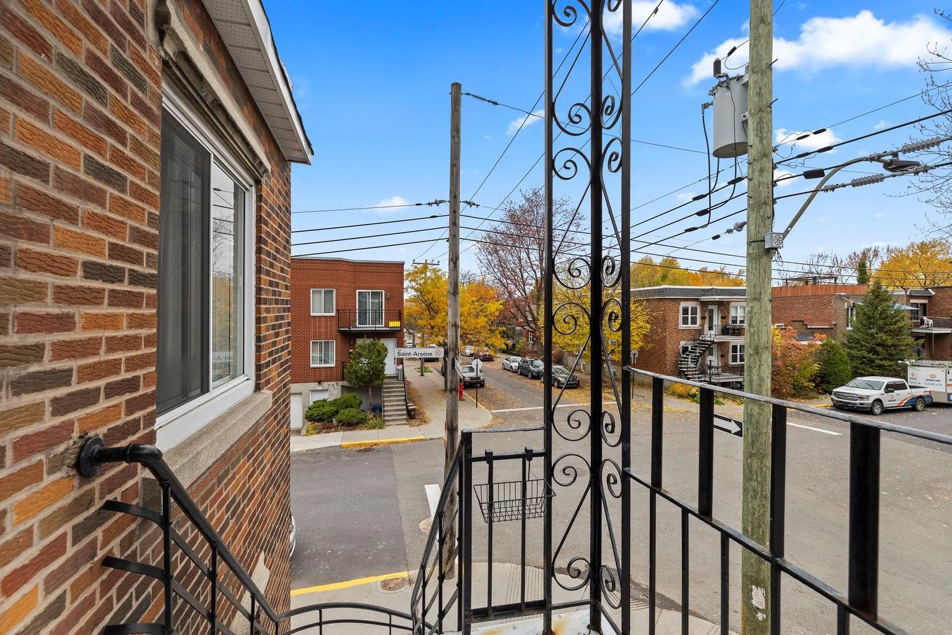 Exterior entrance - 8792 - 8796 Rue Basile-Routhier, Montréal (Ahuntsic-Cartierville), QC - Outdoor