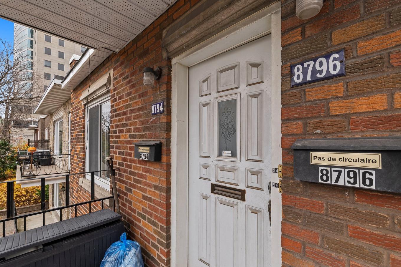 Exterior entrance - 8792 - 8796 Rue Basile-Routhier, Montréal (Ahuntsic-Cartierville), QC - Outdoor With Exterior