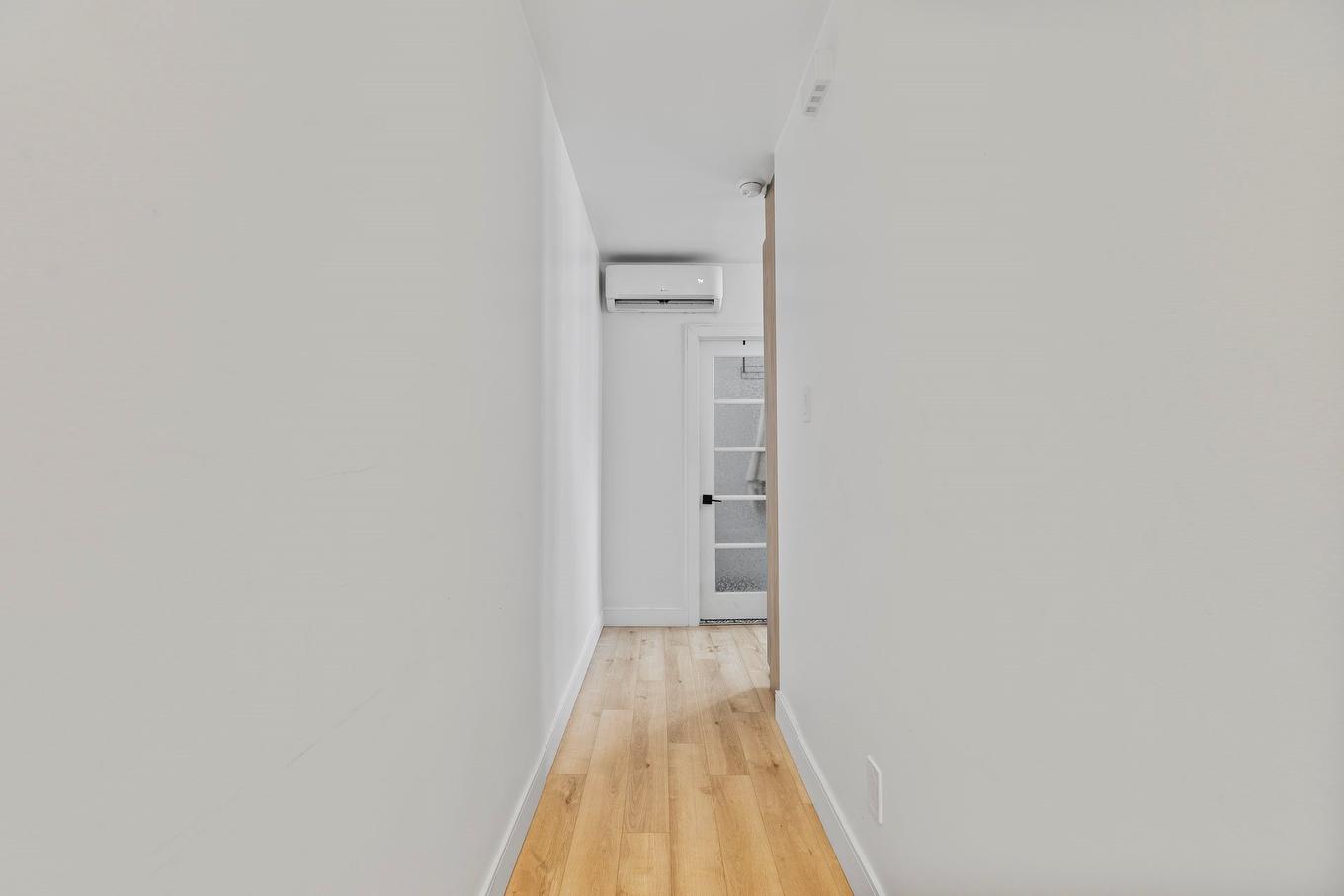 Hall - 8792 - 8796 Rue Basile-Routhier, Montréal (Ahuntsic-Cartierville), QC - Indoor Photo Showing Other Room
