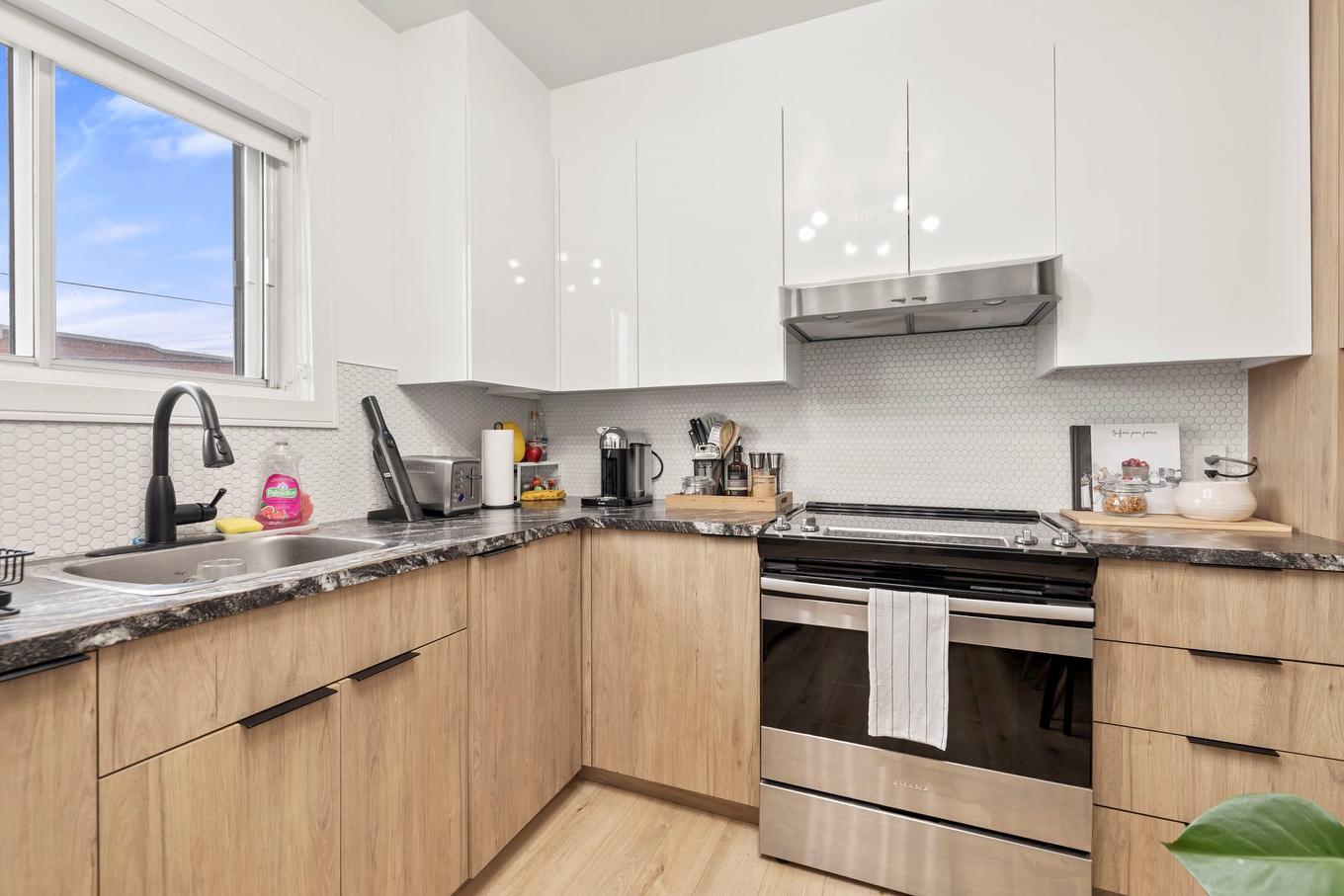 Kitchen - 8792 - 8796 Rue Basile-Routhier, Montréal (Ahuntsic-Cartierville), QC - Indoor Photo Showing Kitchen With Upgraded Kitchen