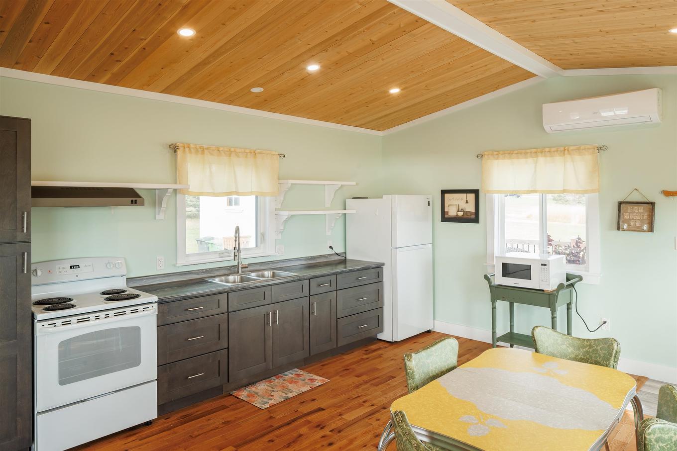 9 Clearview Lane, Red Point, PE