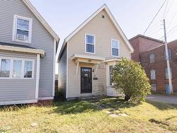 3 Crescent Avenue  Amherst, NS B4H 1T8