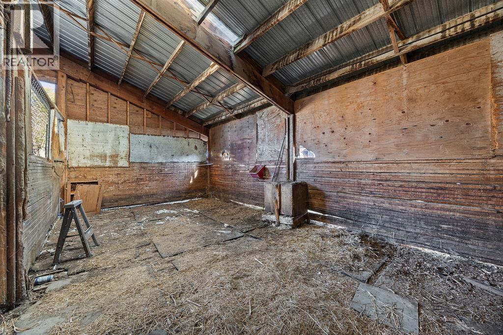 1823 Francis Street, Vernon, BC - Photo Showing Other Room