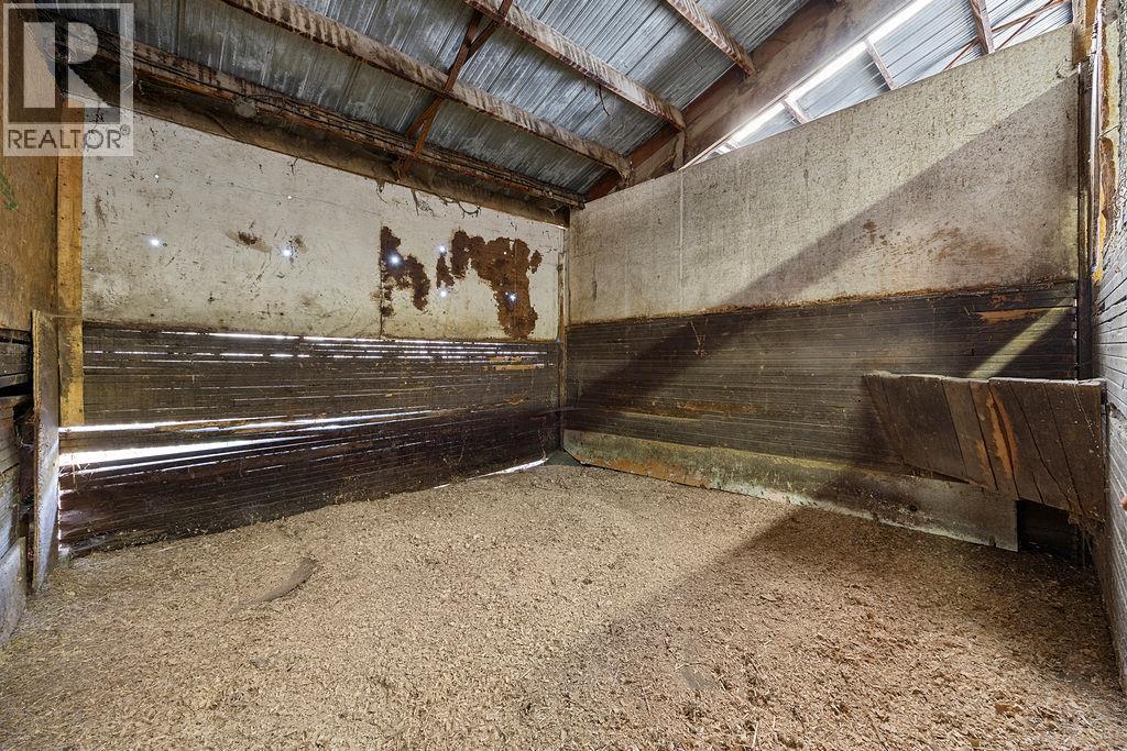 1823 Francis Street, Vernon, BC - Indoor Photo Showing Other Room