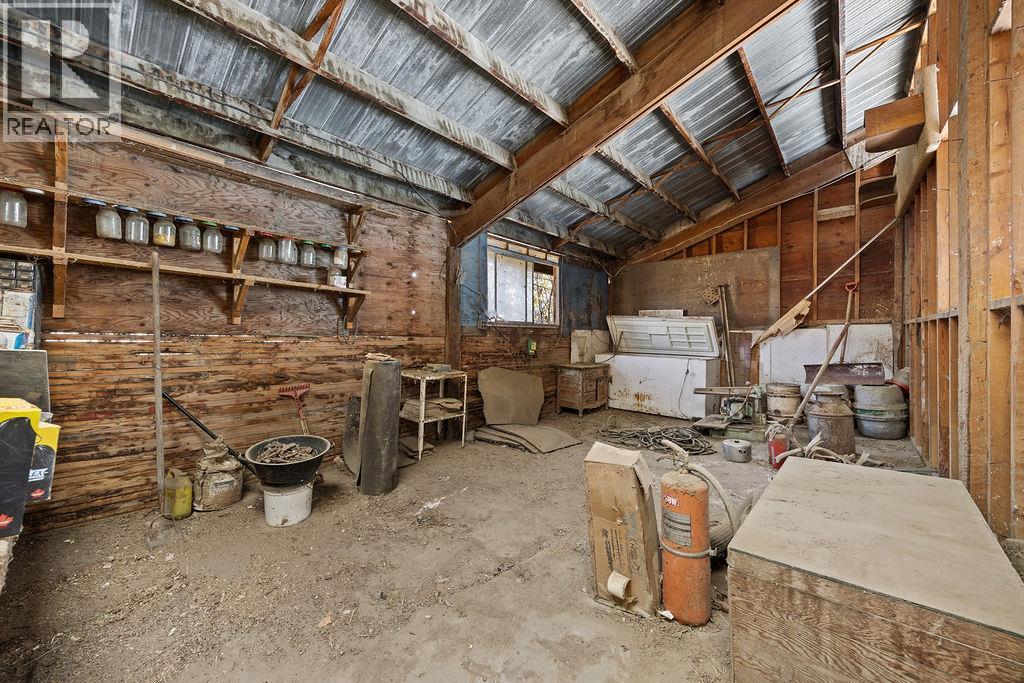 1823 Francis Street, Vernon, BC - Indoor