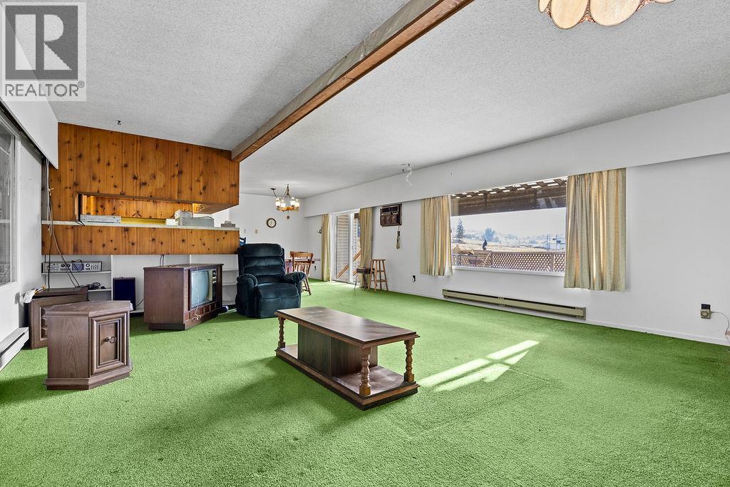 1823 Francis Street, Vernon, BC - Indoor Photo Showing Other Room